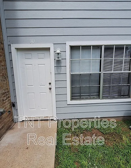1906 Barak Ln #10 — Photo 1