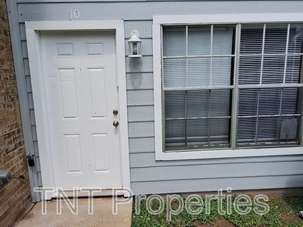 1906 Barak Ln, Bryan, TX