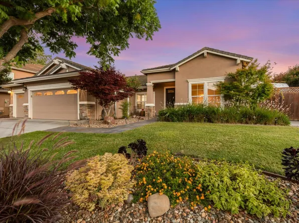 341 Regal Dr, Hollister, CA 95023