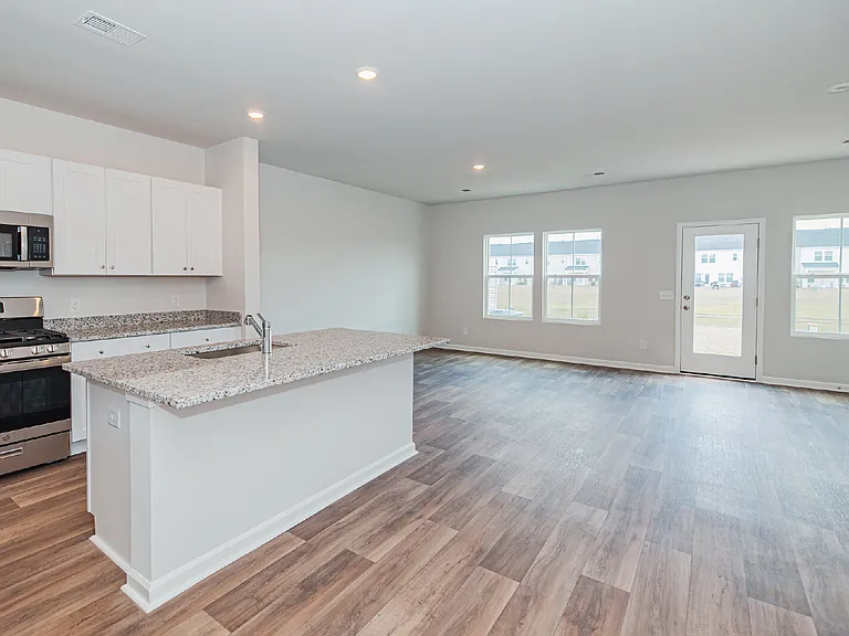 402 Tiliwa St — Photo 4