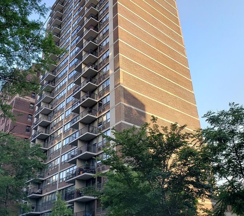 1st image of 2740 N Pine Grove Ave APT 21B