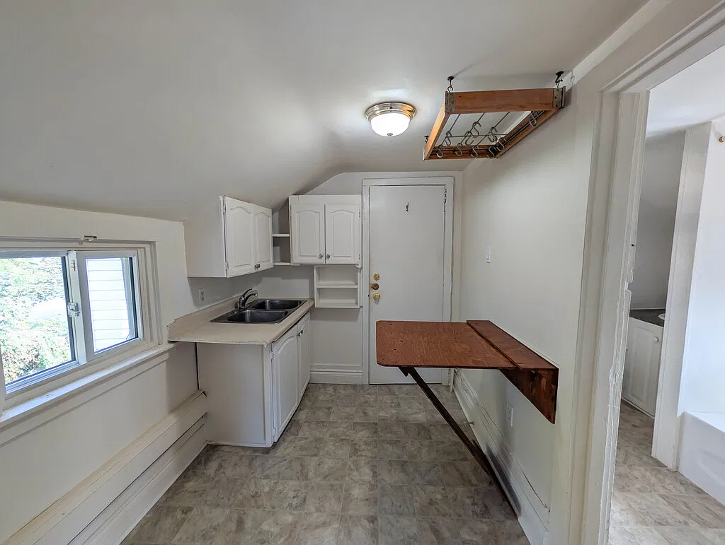 42 Leeper St — Photo 2