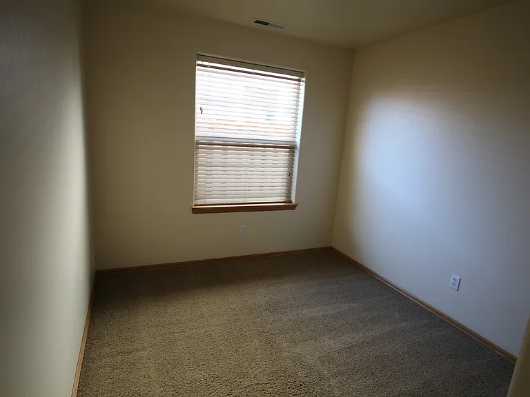 3243 SW Juniper Ave — Photo 5