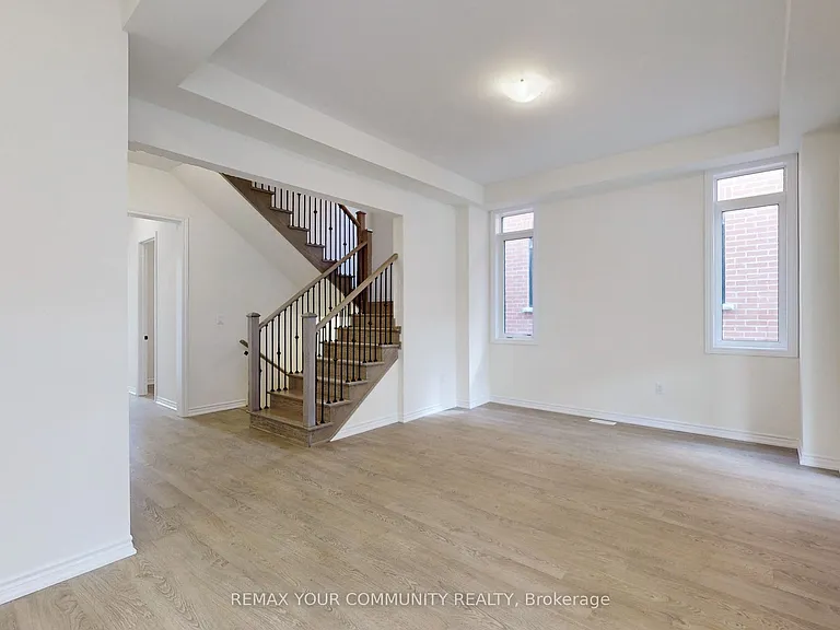 105 Halldorson Ave — Photo 7