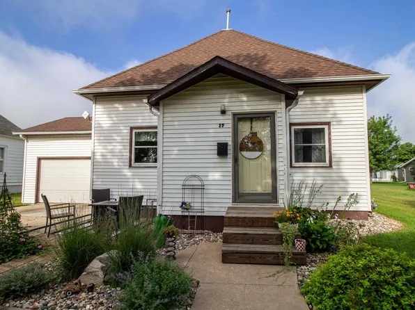 17 NW 9th St, Pocahontas, IA 50574