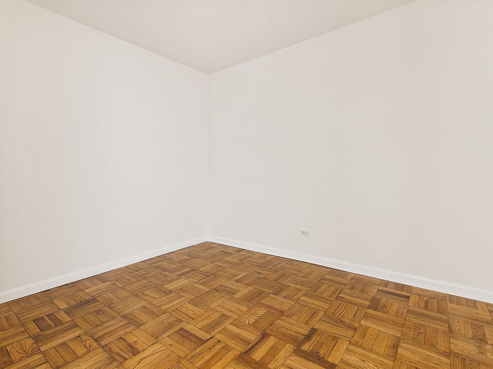2nd image of 300 E 46th St APT 14L