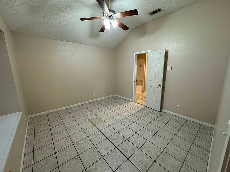 3303 Trey Ln — Photo 7