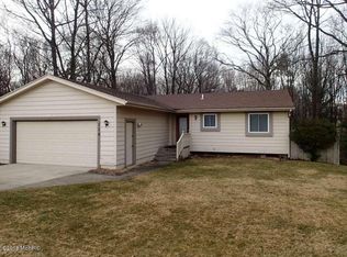 116 W Byron Rd, Norton Shores, MI 49441