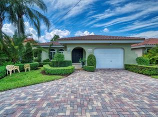 9840 SW 32nd St, Miami, FL 33165