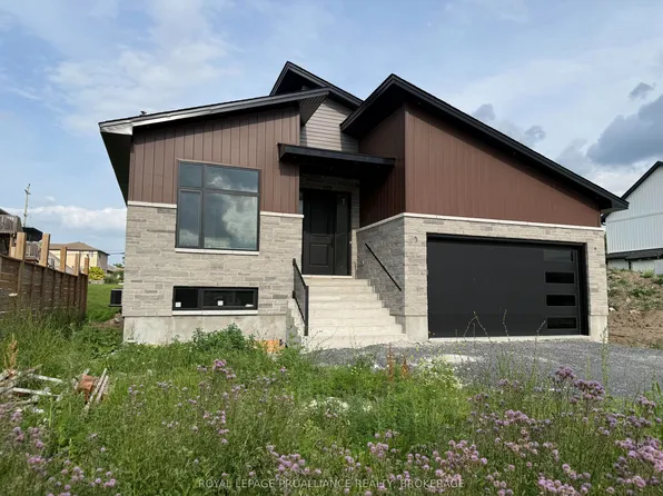 733 Squirrel Hill Dr, Kingston, ON K7P 0N4