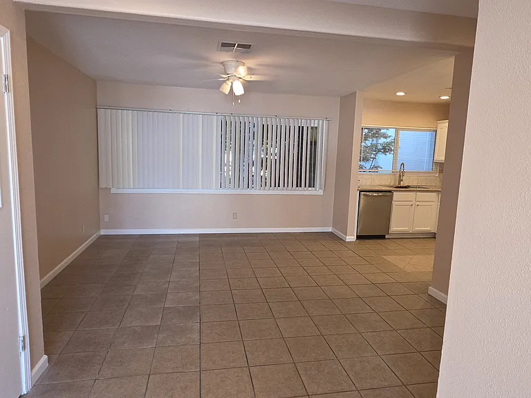 719 E Wardlow Rd #B — Photo 8