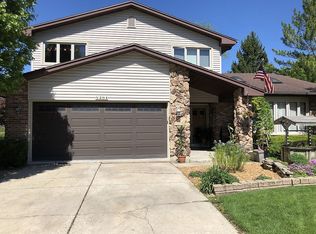 8304 Tower Rd, Willow Springs, IL 60480