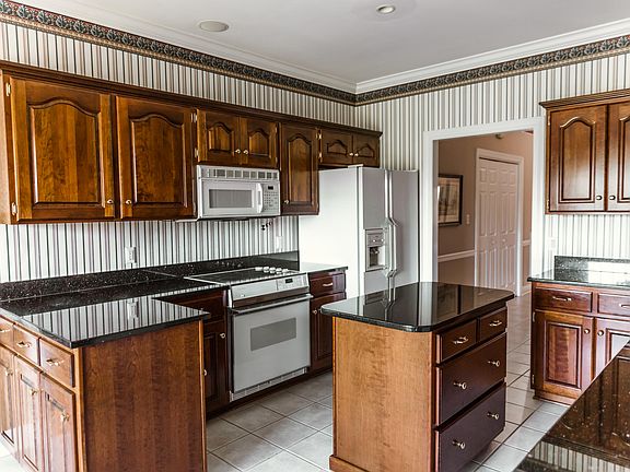 5th image of 1007 Brentwood Ct