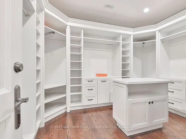 182 Saint Leonards Ave — Photo 22