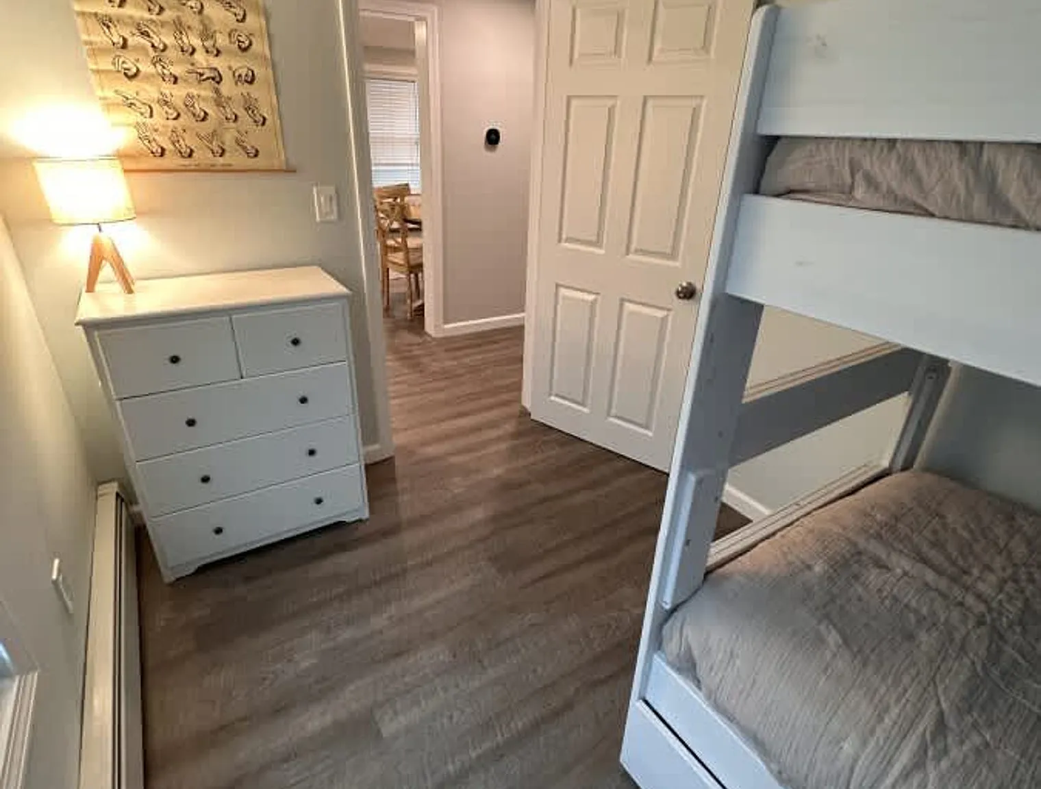 2 bed, 1.0 bath, 839 sqft, $5,040 — Photo 4