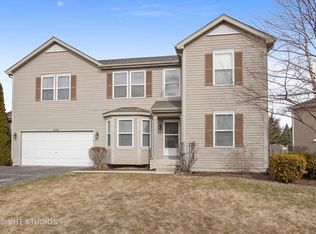 636 Turnburry Ln, Antioch, IL 60002