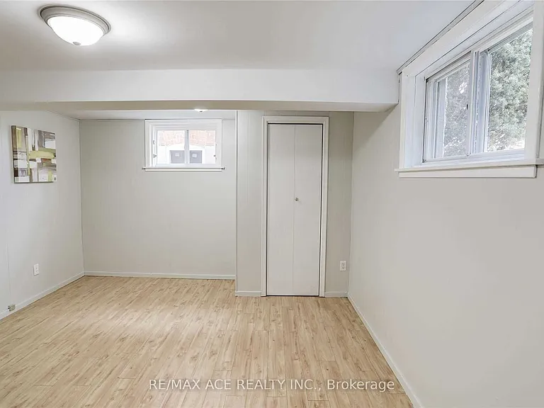 6 Strode Dr #BASEMENT — Photo 4