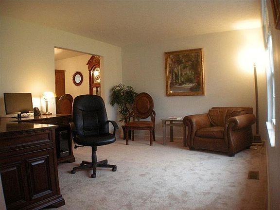 4th image of 6293 Satin Wood Dr