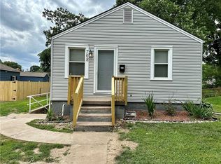 708 N Dodgion St, Independence, MO 64050