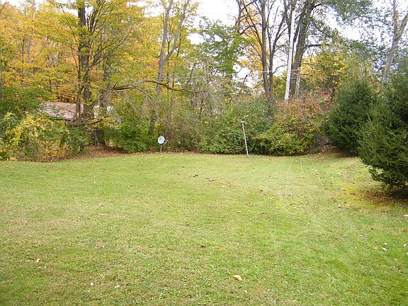 5th image of 373 Agate Ave