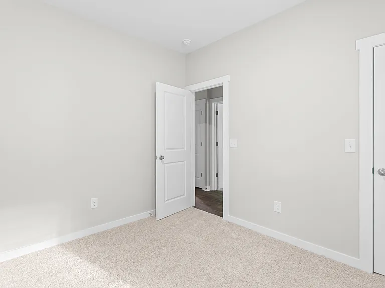 687 N Manning Ave — Photo 25