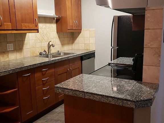5th image of 1524 S J St APT 3