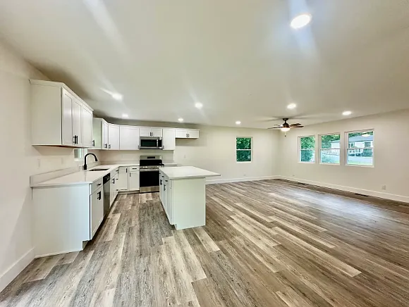 2814 Ridge Crest Dr — Photo 4
