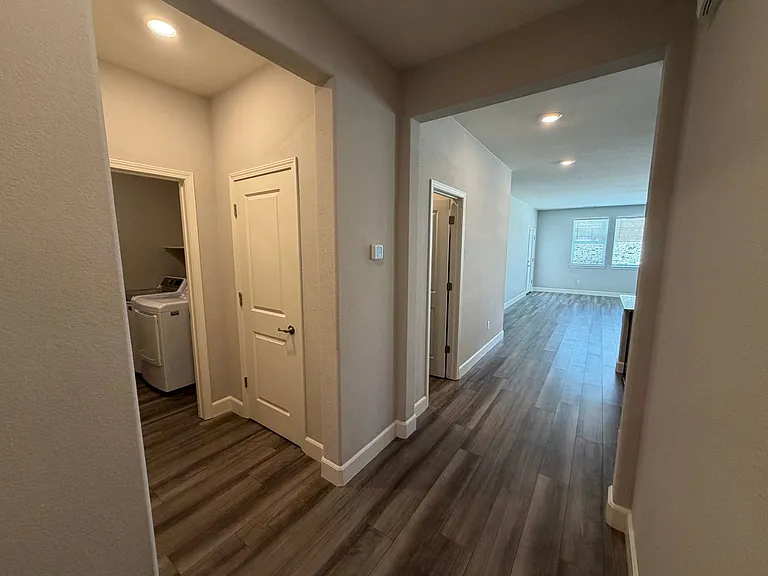 7285 Overture Dr — Photo 9