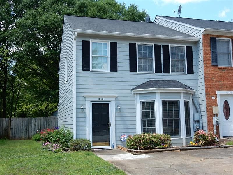 1st image of 1010 Windy Oaks Ct SE