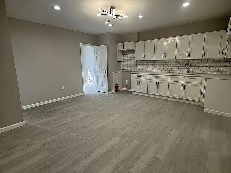 291 W Runyon St #B — Photo 2