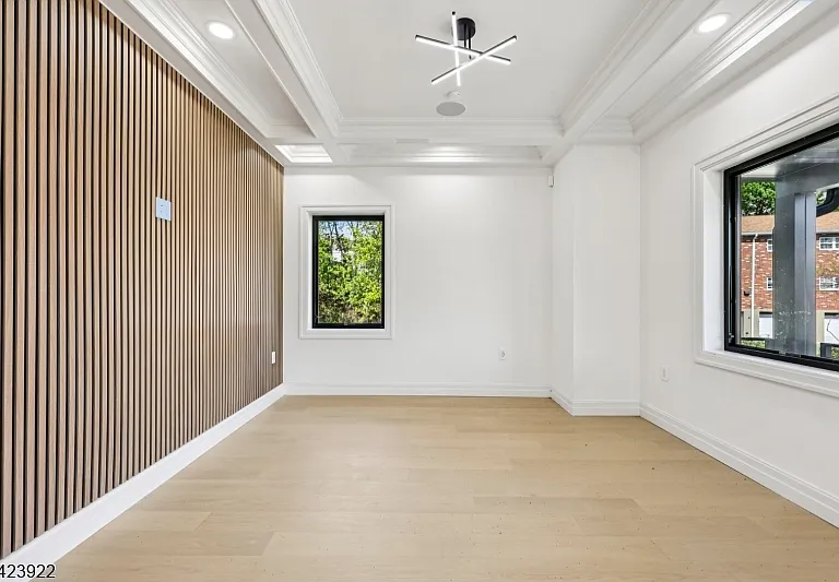 51 Albany Ave — Photo 7
