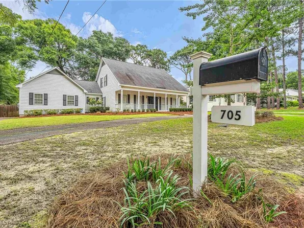 705 Holly Dr, Fairhope, AL 36532