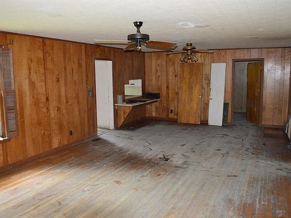 3rd image of 8068 Hilltop Ln