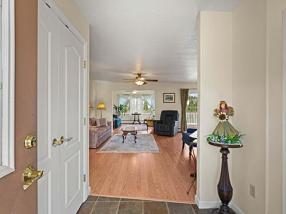 4th image of 19 Cardinal Way #10