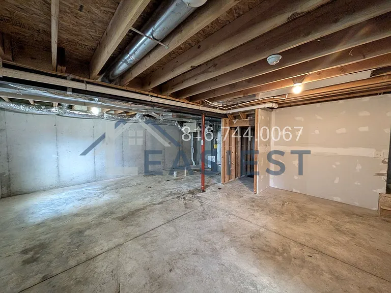 2801 Metropolitan Ave — Photo 23