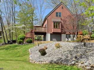 136 Waughaw Rd, Towaco, NJ 07082