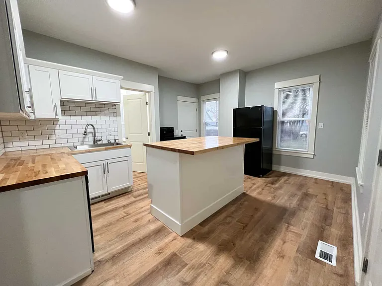 917 Baldwin St SE #1 — Photo 2