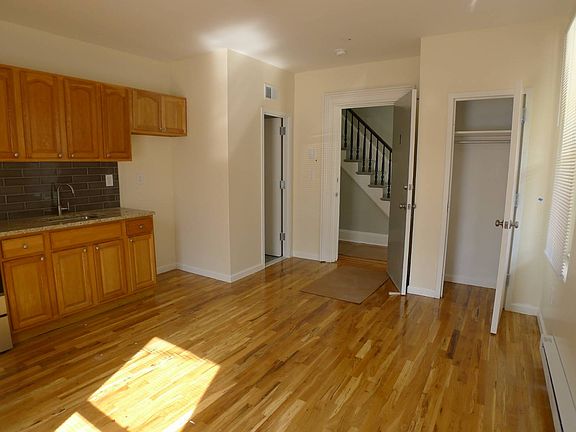 4th image of 62 W Bridge St Floor 1