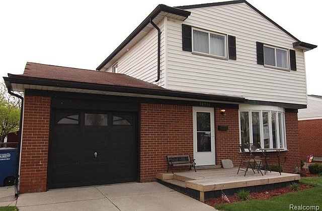 1st image of 30936 Grandview Ave