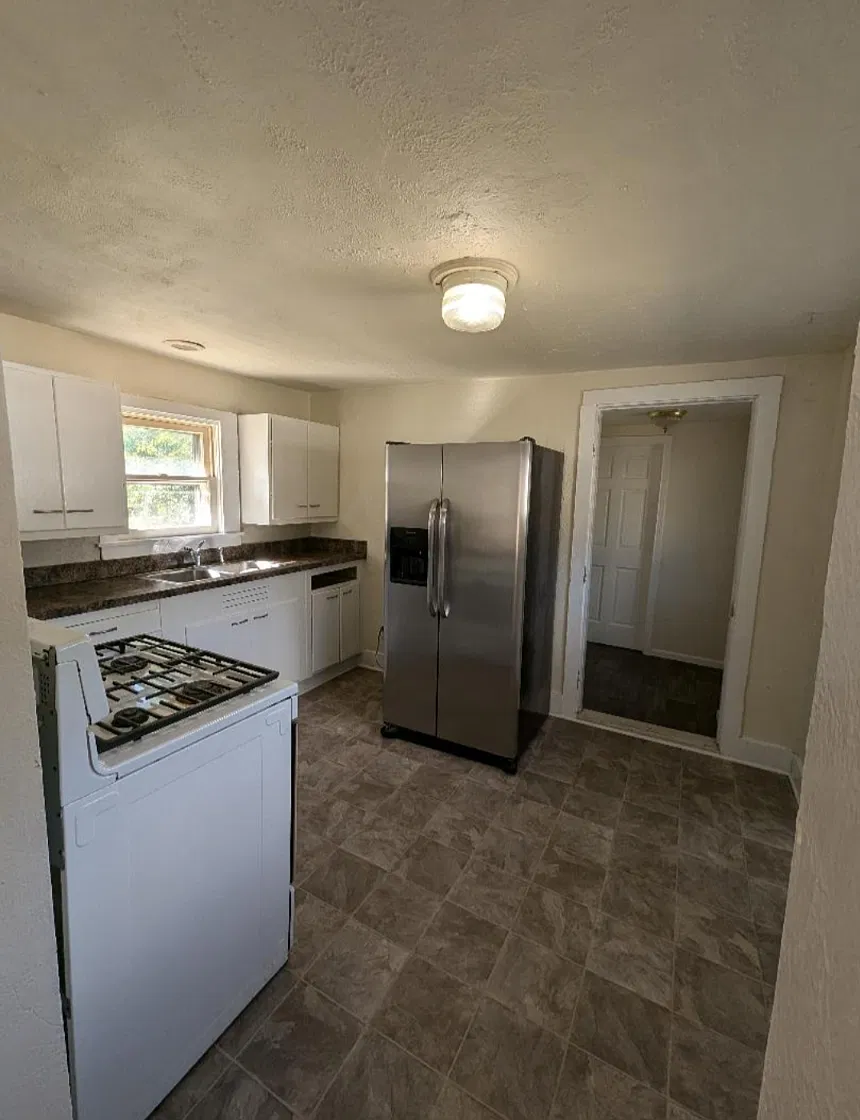 2 bed, 770 sqft, $1,100 — Photo 4