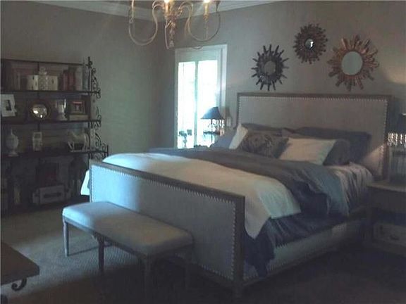 5th image of 2807 Saint Johns Dr