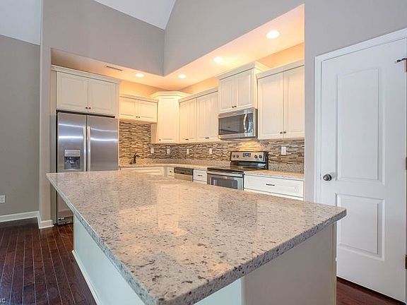 2nd image of 3346 Nansemond River Dr