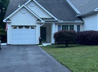 694 Spring Lake Dr E, Mobile, AL 36695