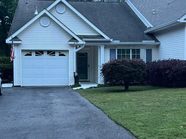 694 Spring Lake Dr E, Mobile, AL 36695