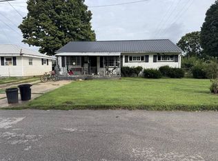 405 Gibbs St, Ravenswood, WV 26164