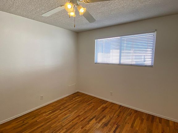 3rd image of 618 N Hayworth Ave #9
