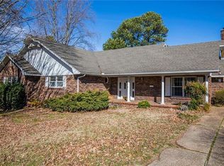 1305 W Pine St, Rogers, AR 72758