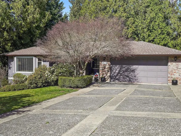 8636 Sentinel Pl, North Saanich, BC V8L 4Z8