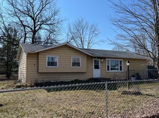 1417 Roosevelt Rd, Machesney Park, IL 61115