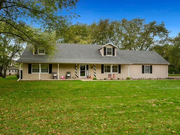 203 N Tamarack Dr, Dixon, IL 61021